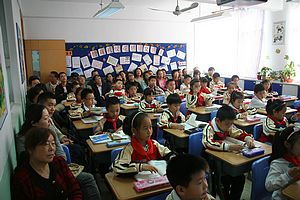 家長(zhǎng)走進(jìn)課堂，親子共同成長(zhǎng) 記三年級(jí)“三醒親子成長(zhǎng)”活動(dòng)
